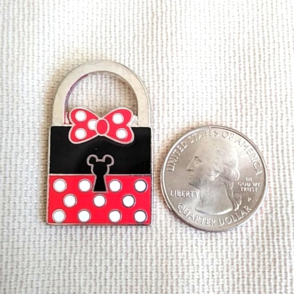 DISNEY LIMITED RELEASE MINNIE LOCK PIN - Picture 3 of 5
